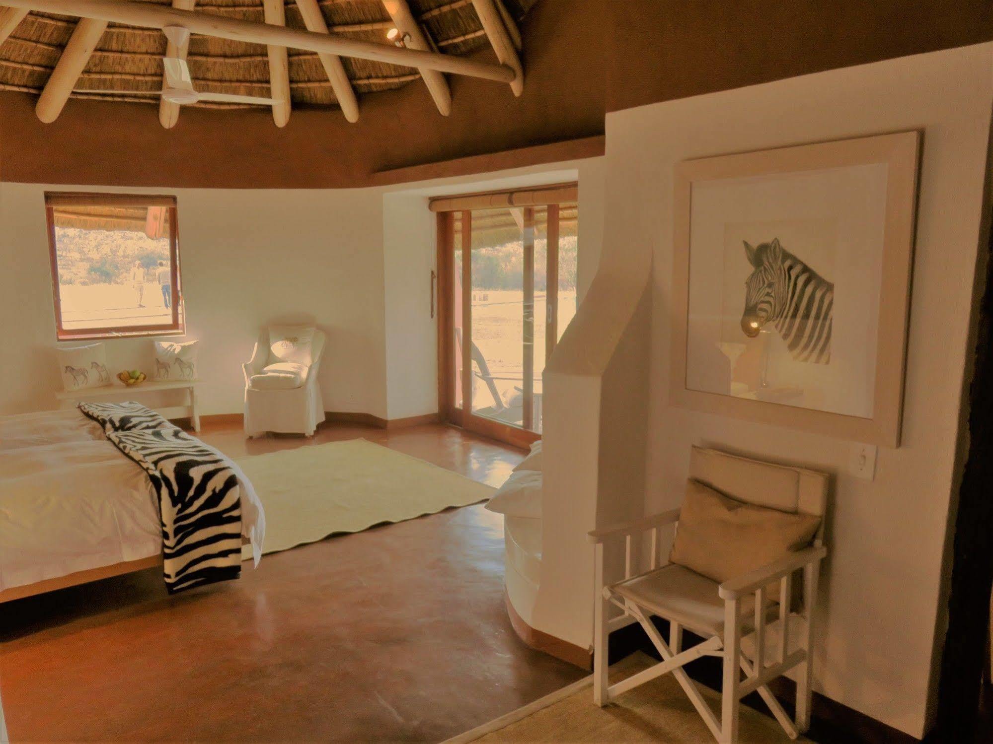 Zebras Crossing Private Game Lodge Modimolle Luaran gambar